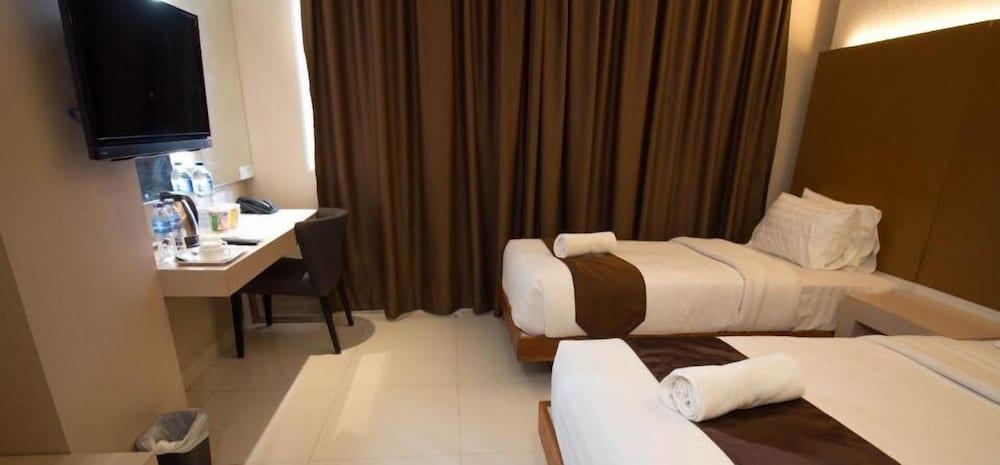 Os Hotel Airport Batam Kültér fotó