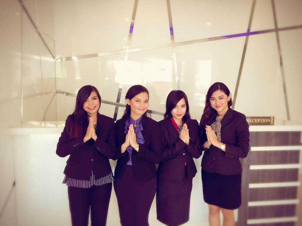 Os Hotel Airport Batam Kültér fotó