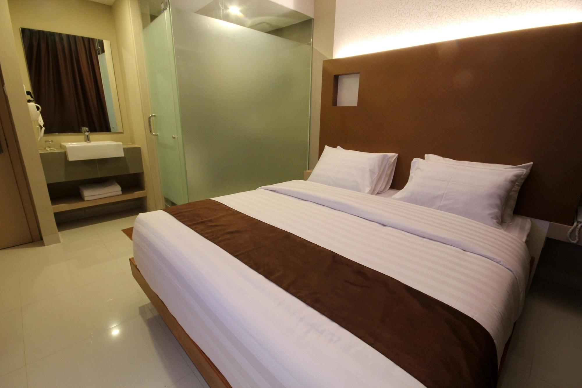 Os Hotel Airport Batam Kültér fotó