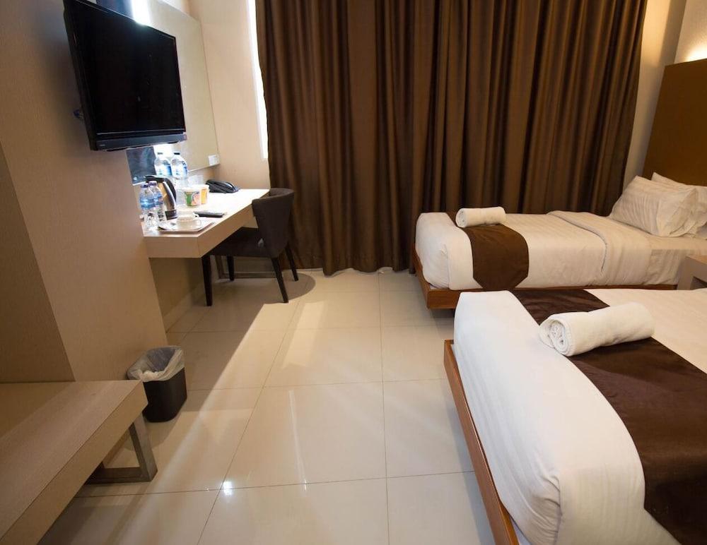 Os Hotel Airport Batam Kültér fotó