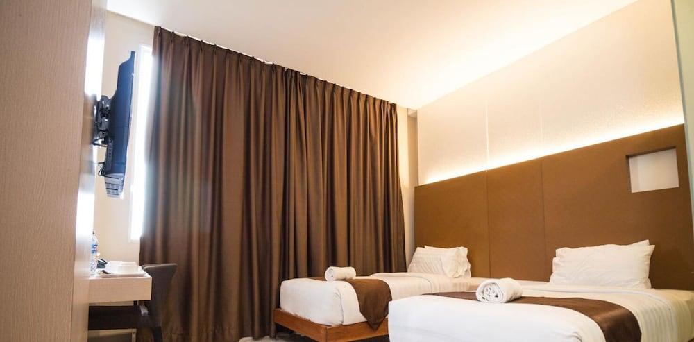 Os Hotel Airport Batam Kültér fotó