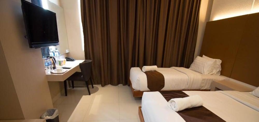Os Hotel Airport Batam Kültér fotó