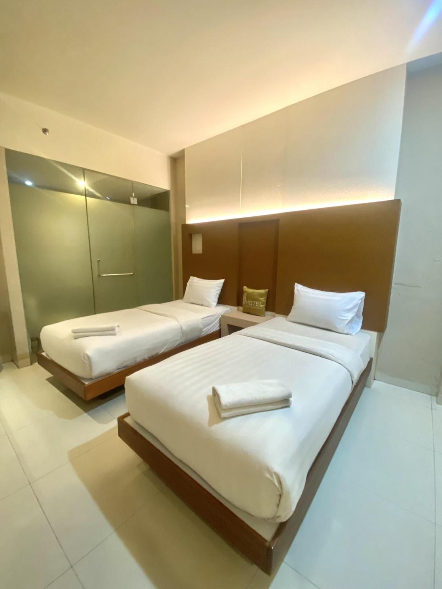 Os Hotel Airport Batam Kültér fotó