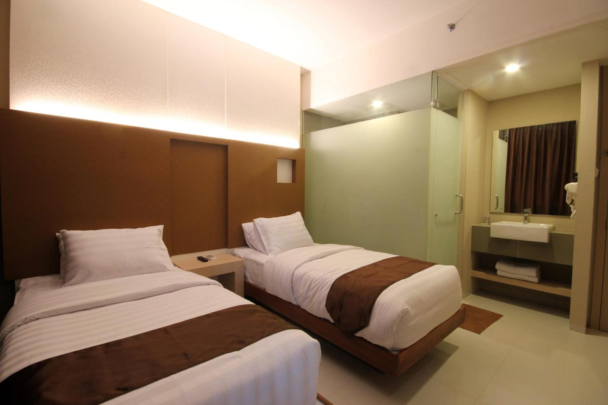 Os Hotel Airport Batam Kültér fotó